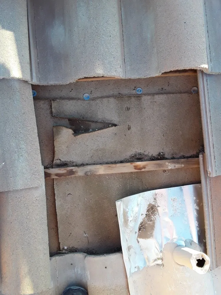 Slide of C & R Roofing