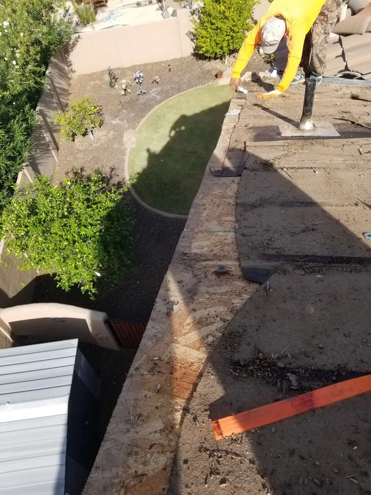 Slide of C & R Roofing