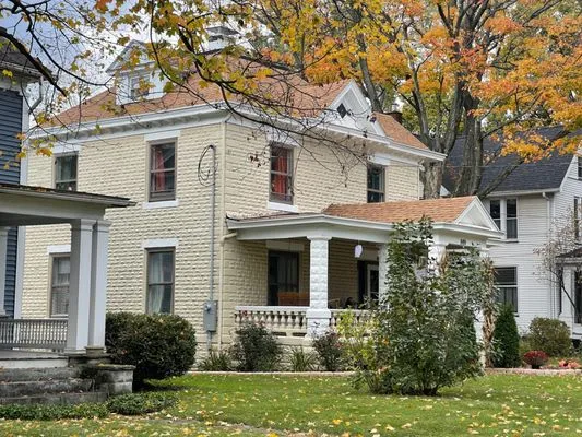 C. Roberts Roofing & Construction