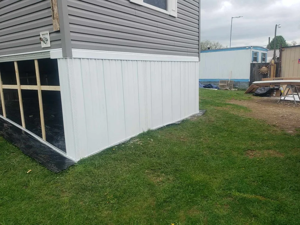 Licensed roof installation experts serving Tunnelton, WV - C W Construction