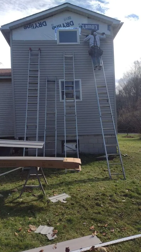 Reliable residential roofing service in Tunnelton, WV - C W Construction