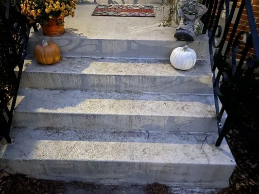 Cahill Building & Roofing Logo