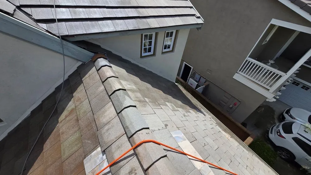 Slide of Cali Roof Cleaning