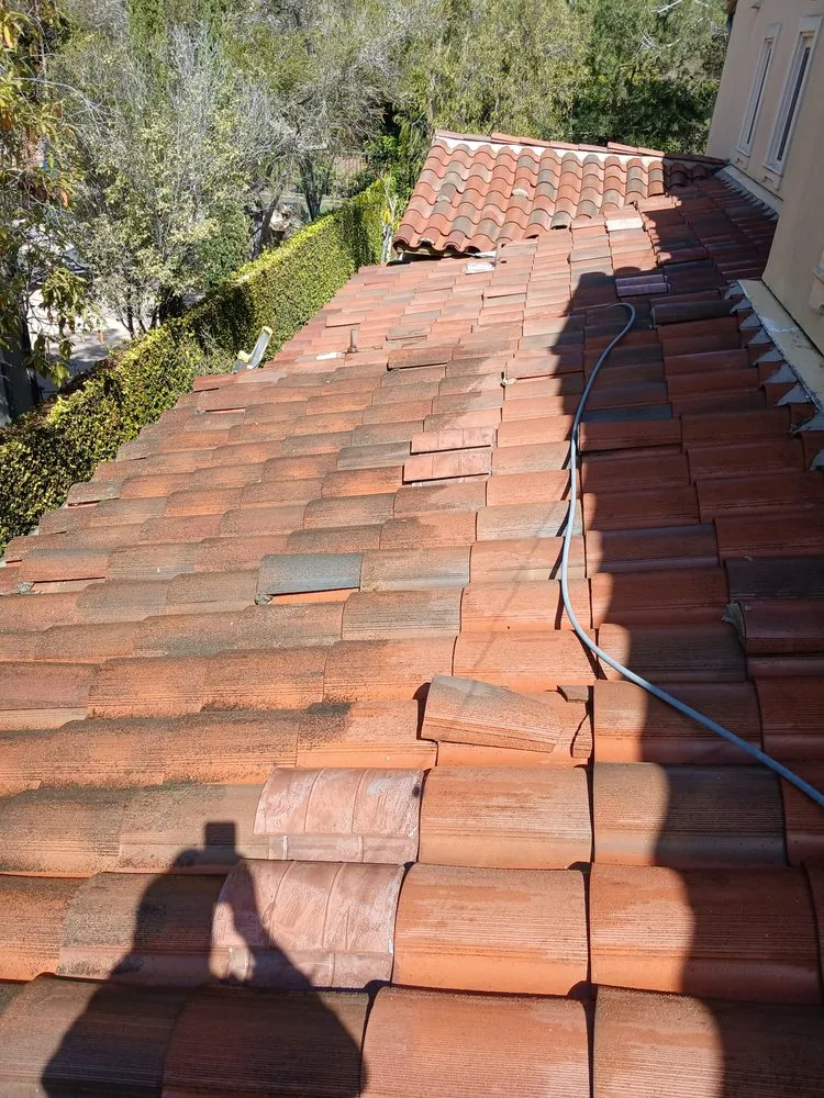 Slide of Cali Roof Cleaning