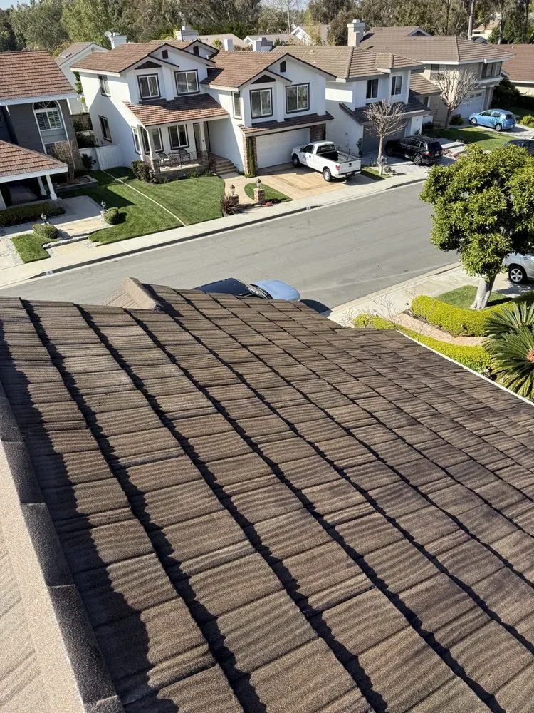 Slide of Cali Roof Cleaning