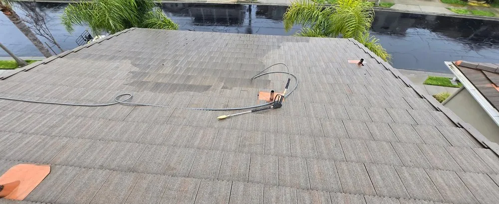 Slide of Cali Roof Cleaning