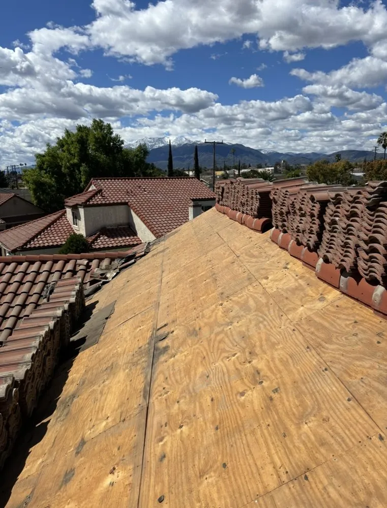Slide of Cali Roofing Solutions