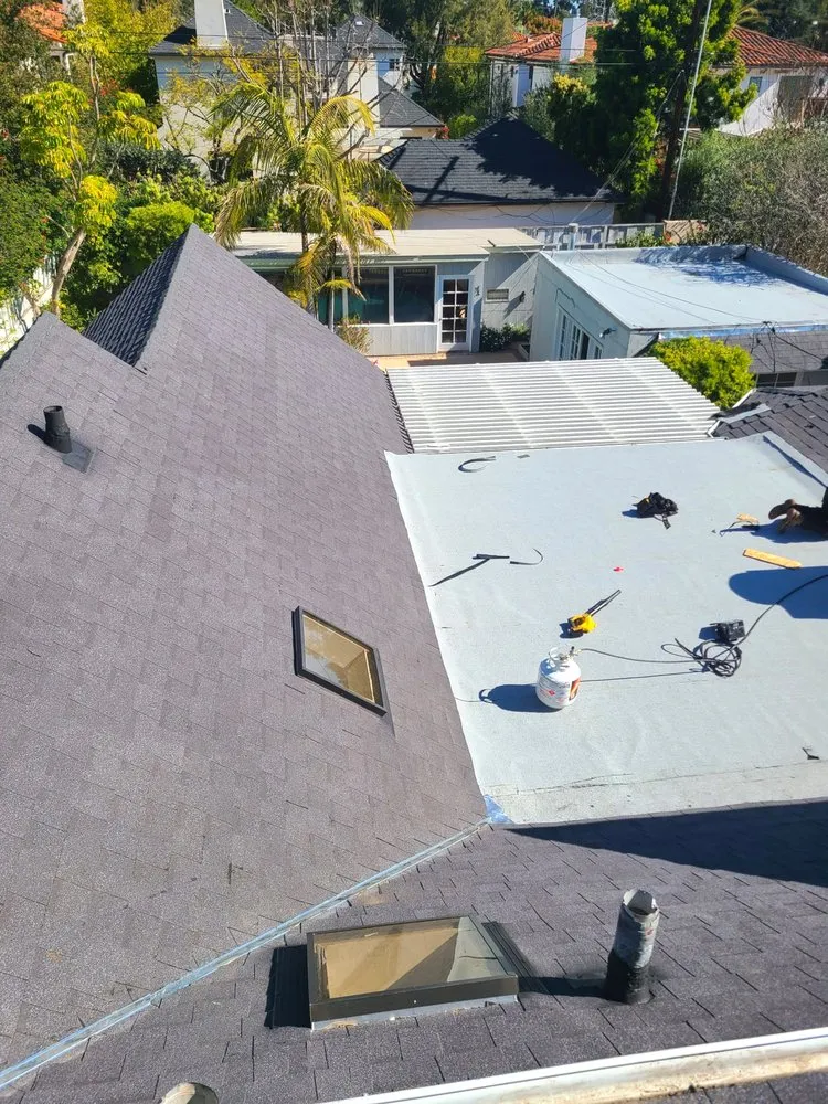 Licensed roof repair in Reseda, CA by California Green Roofing