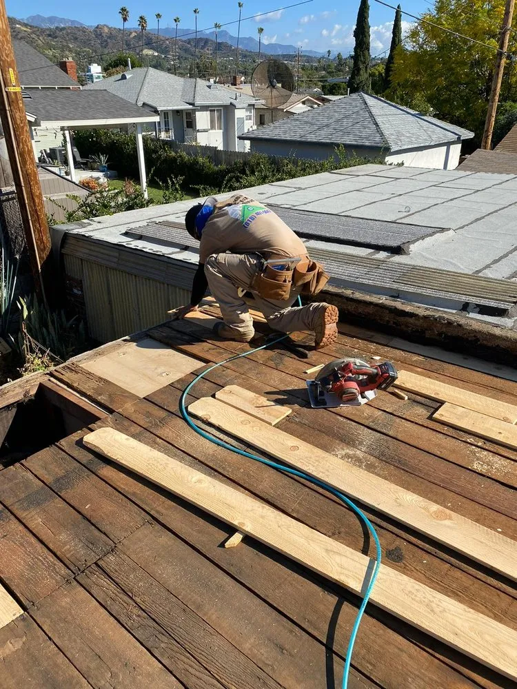Trusted flat roof repair in Reseda, CA - California Green Roofing