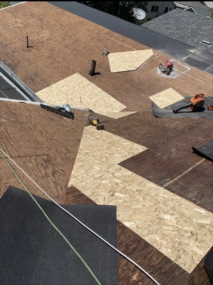 Slide of Caliglo Roofing