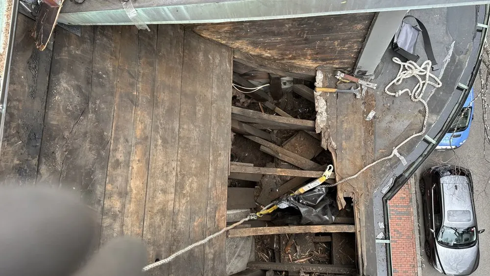 Slide of CAN Roof Construction