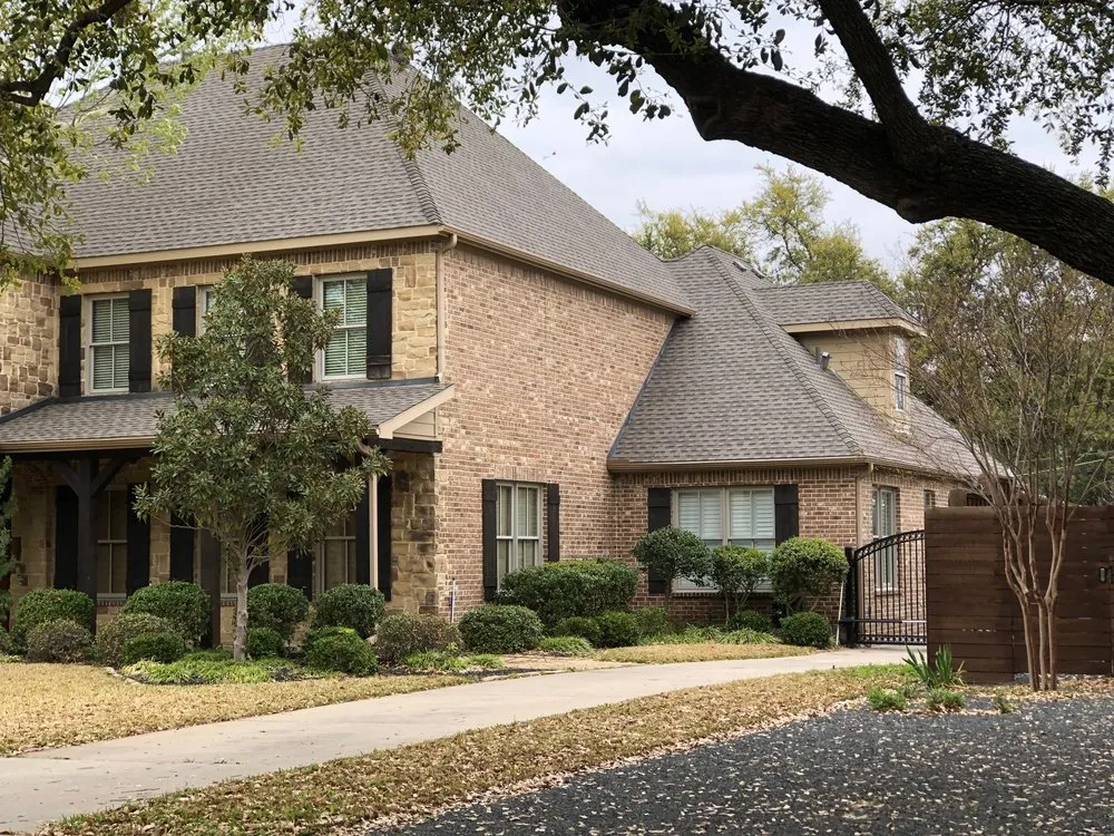 Slide of Canac Roofing & Construction