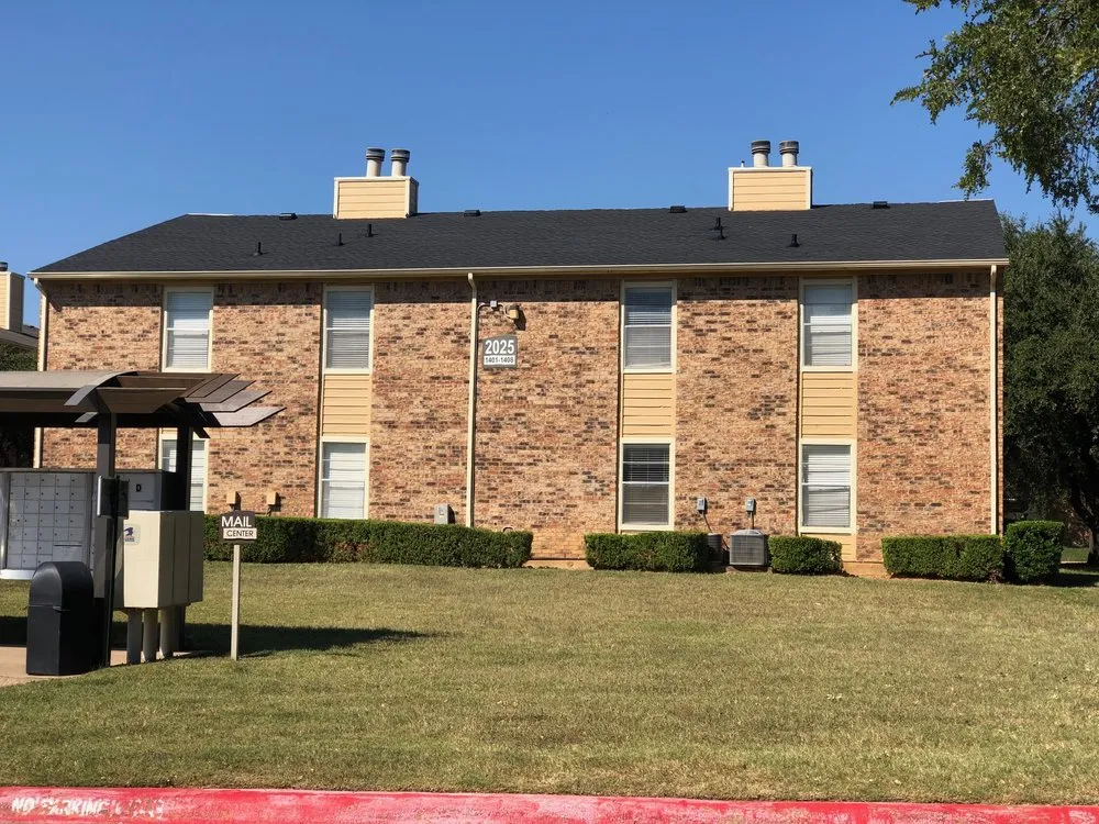 Slide of Canac Roofing & Construction