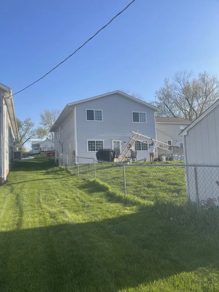 Slide of Canales Construction