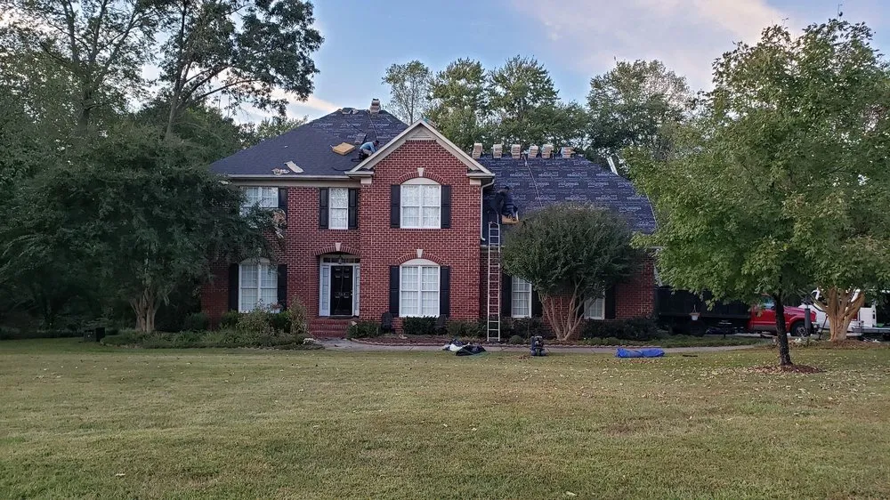 Slide of Canales Roofing