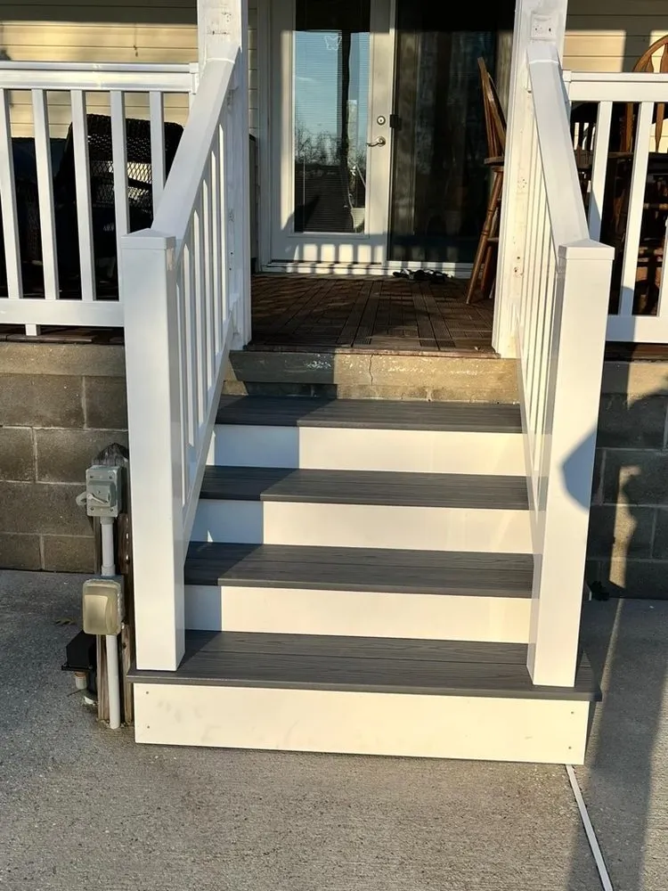 Slide of Canales Service