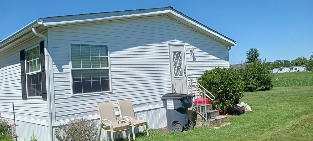 Slide of Canales Service