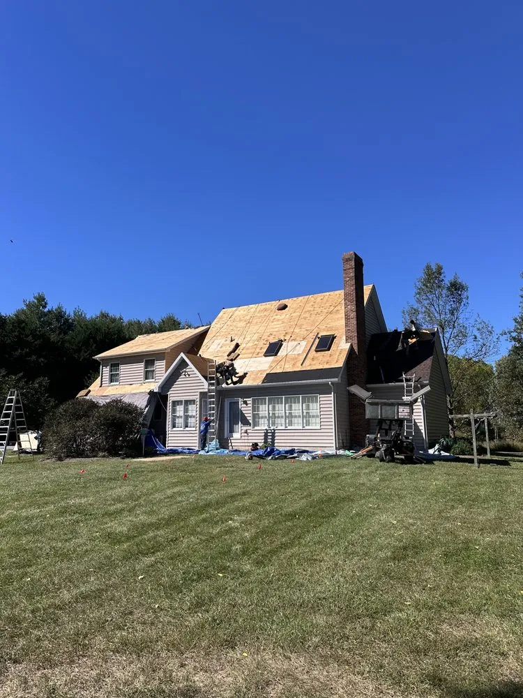 Slide of Canales Service