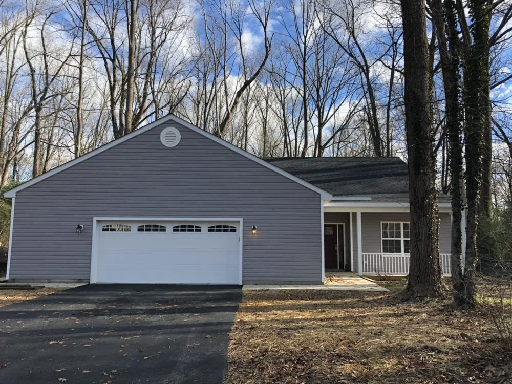 Slide of Canales Service