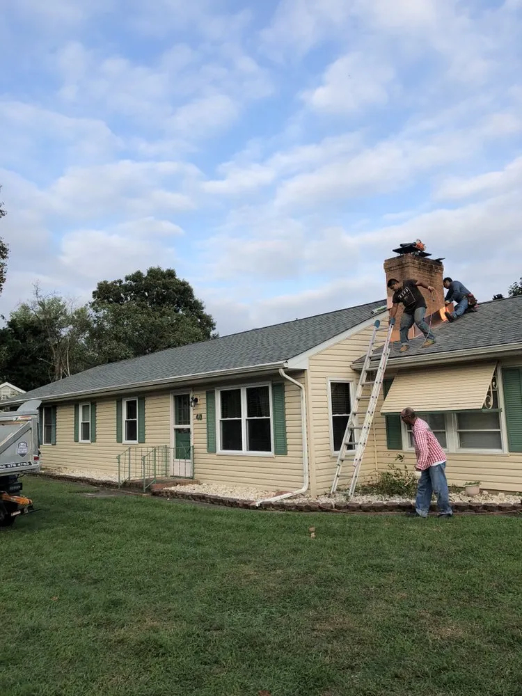 Slide of Canales Service