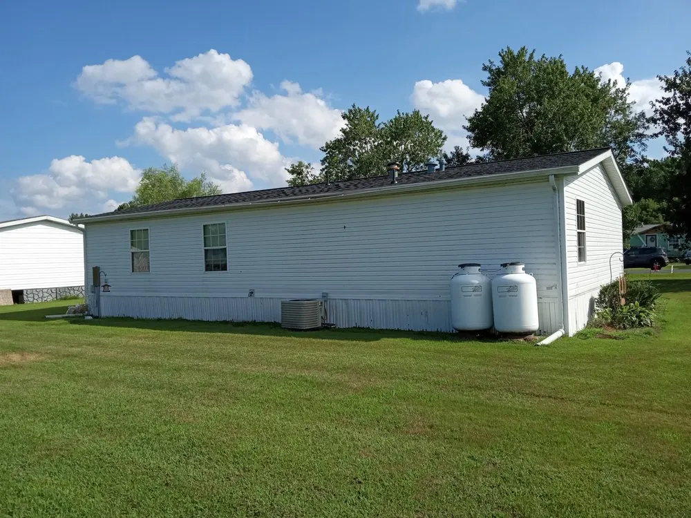 Slide of Canales Service