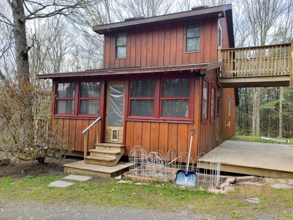 Licensed roof repair experts serving Garrettsville, NY - Canfield Construction