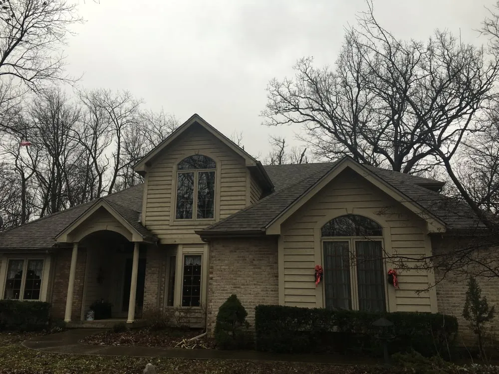 Slide of Canga Roofing