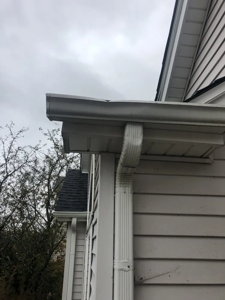 Slide of Canga Roofing