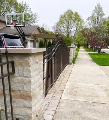 Capital Roofing Logo