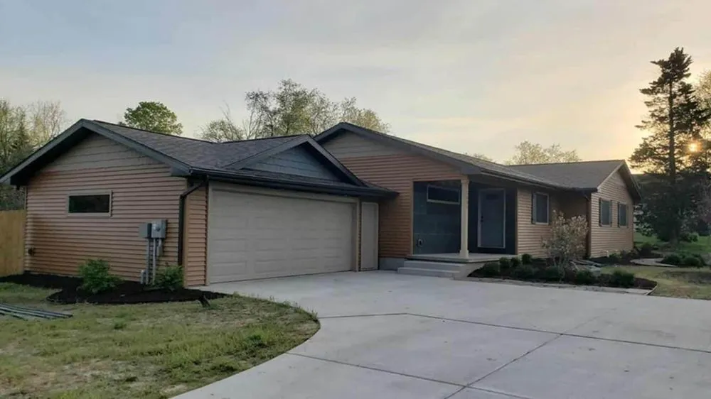 Slide of Capital Roofing