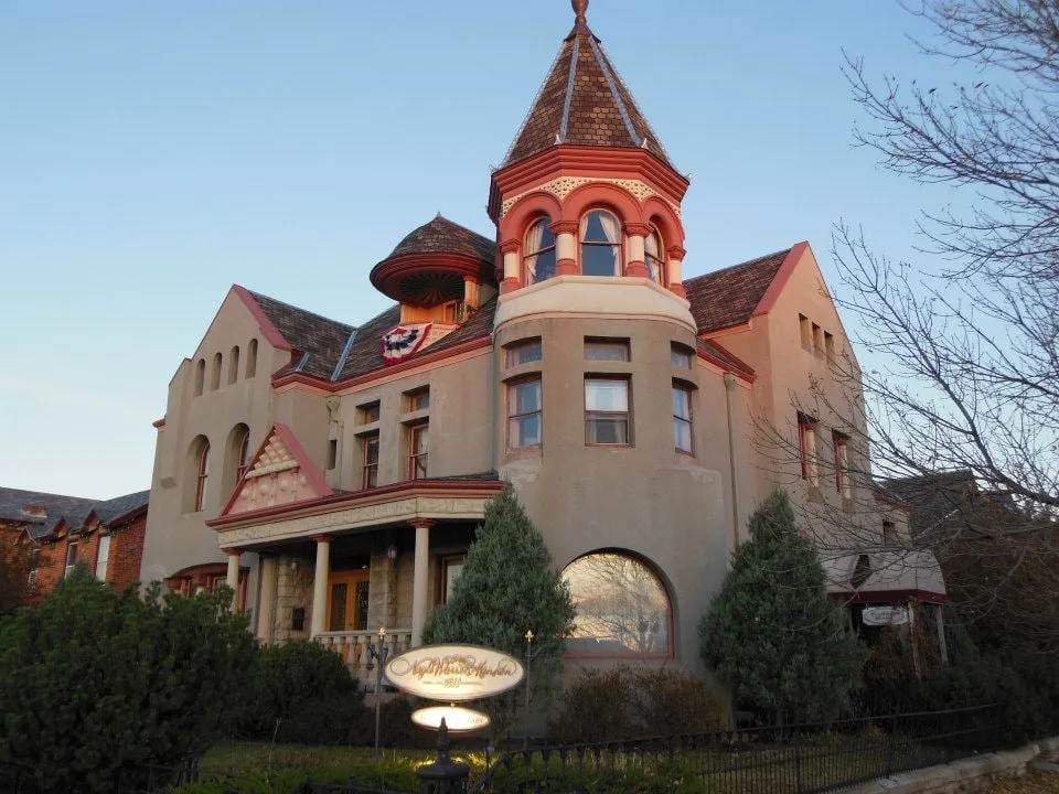 Slide of Capitol Roofing