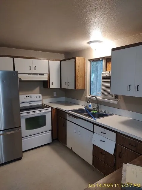 Slide of Capo Construction