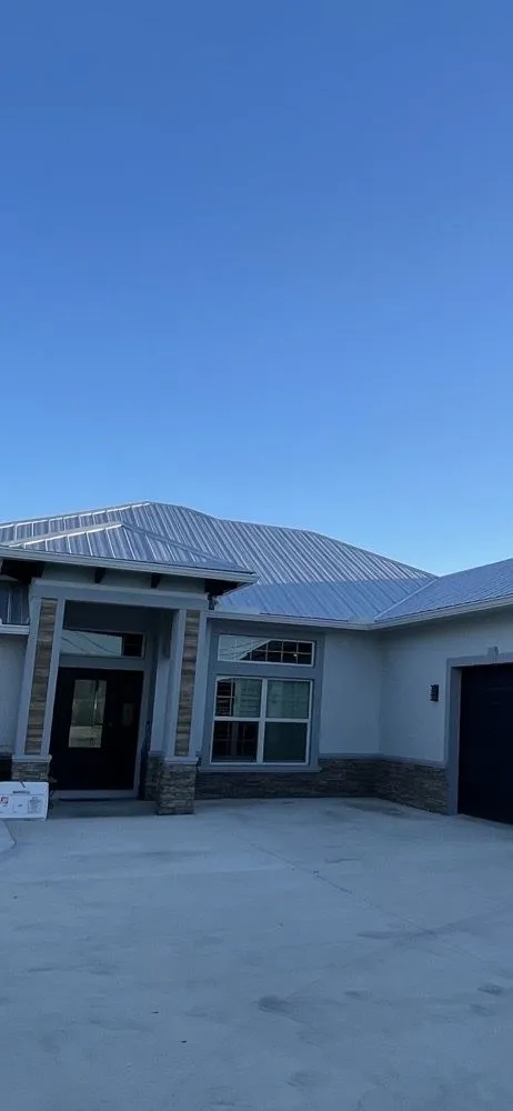 Slide of Cardinal Roofing & Siding