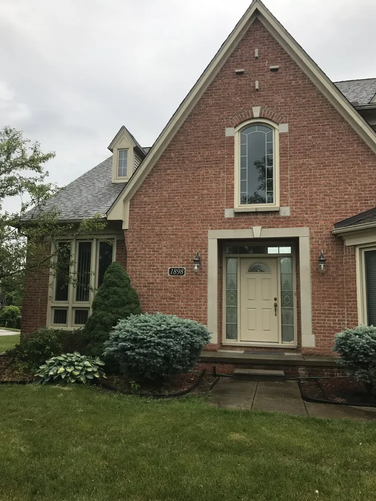 Slide of Carl's Roofing