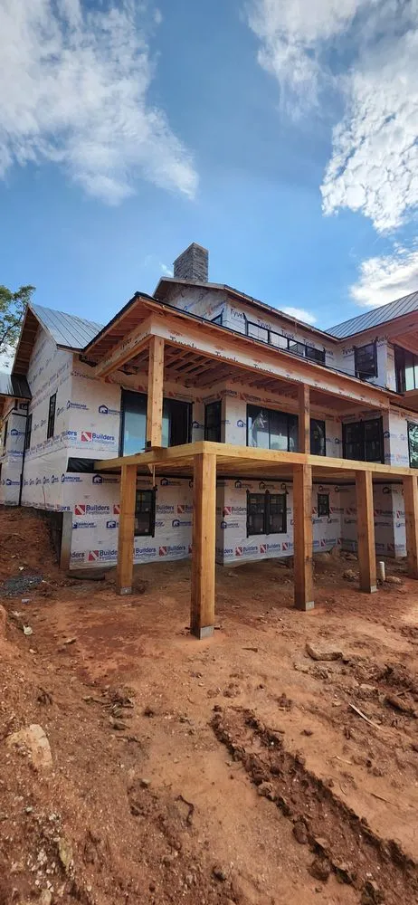 Slide of Carolinas Contemporary Builders