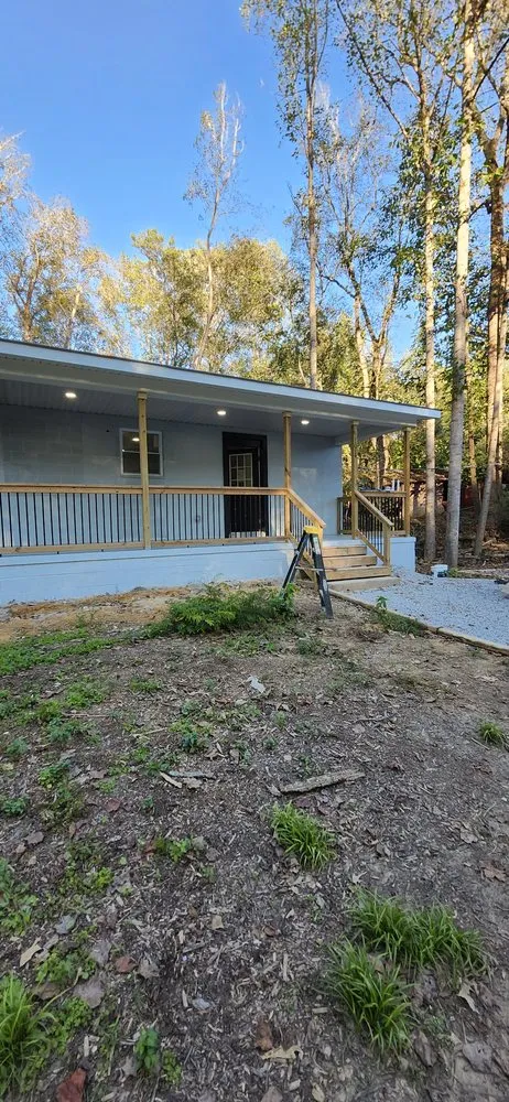 Slide of Carolinas Contemporary Builders