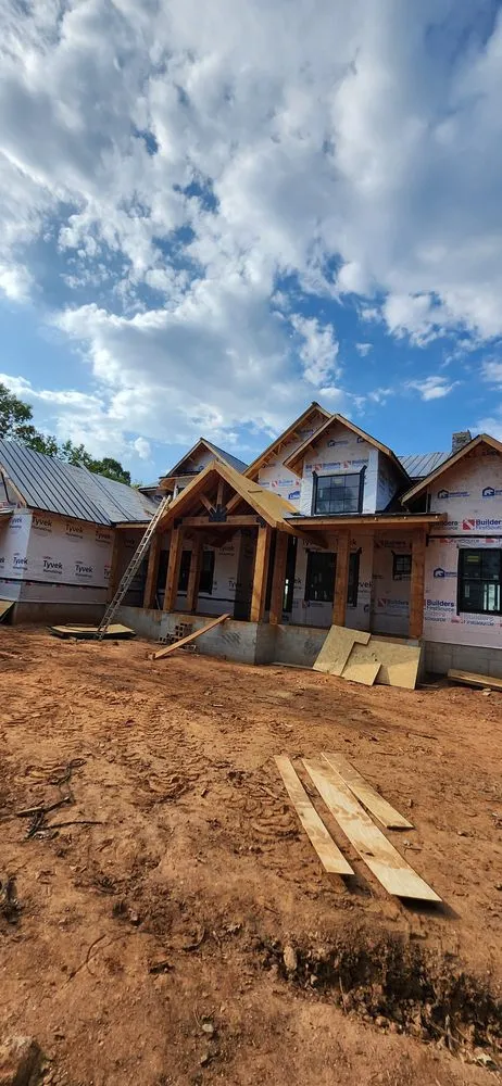 Slide of Carolinas Contemporary Builders