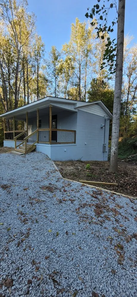 Slide of Carolinas Contemporary Builders