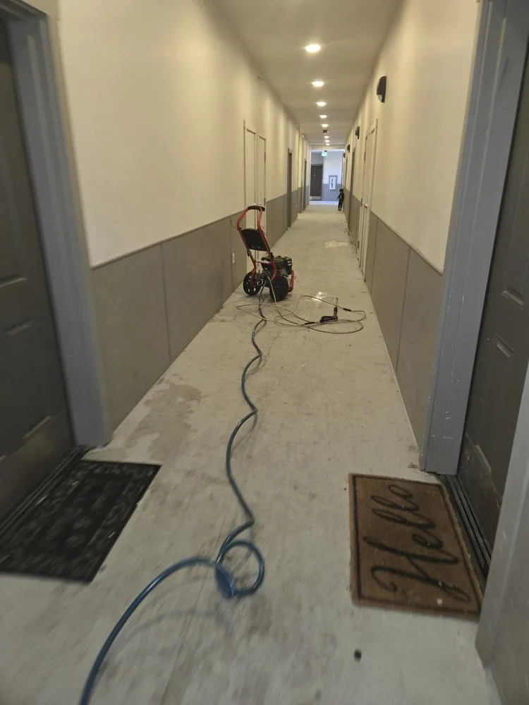 Slide of Casas Construction & Restoration