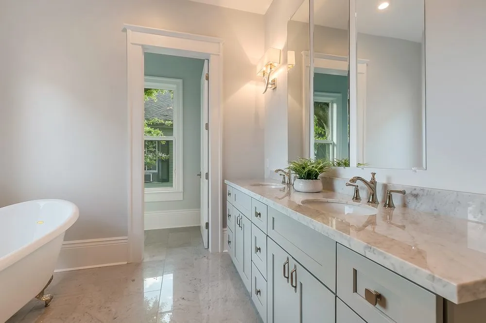 Slide of Castillo Builders