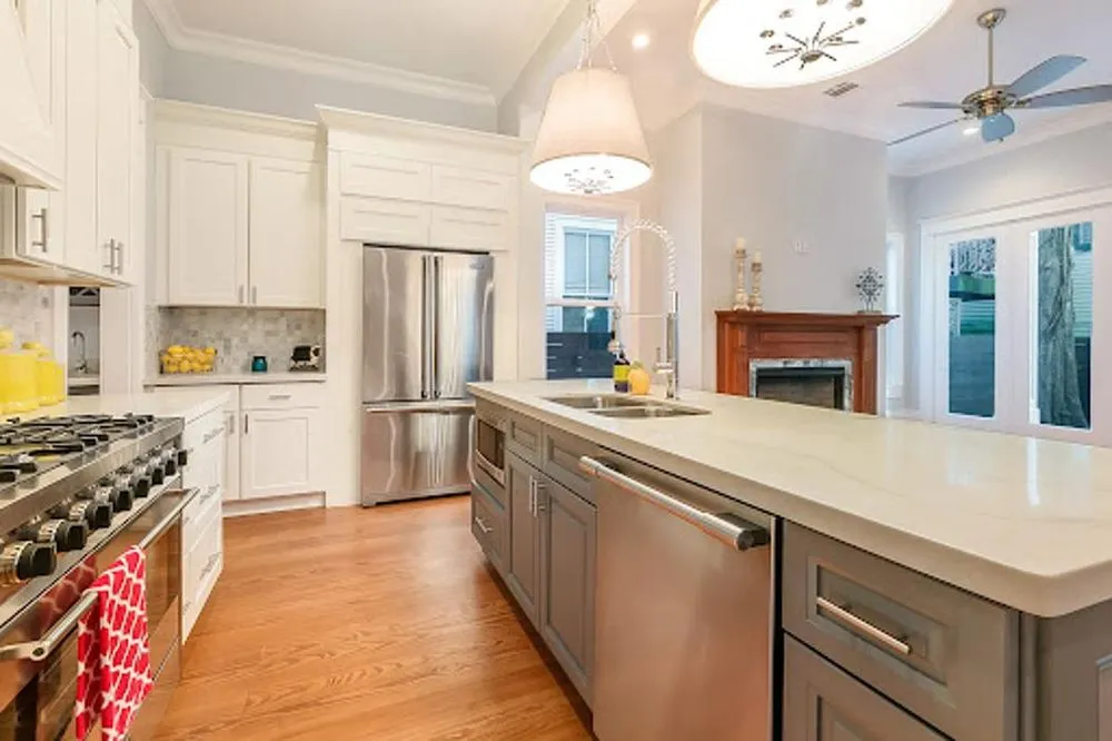 Slide of Castillo Builders