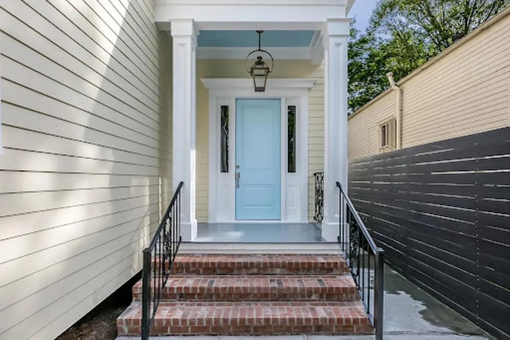 Slide of Castillo Builders