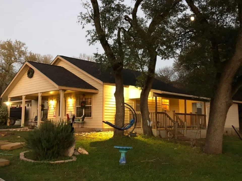 Slide of Castillo Roofing Solutions