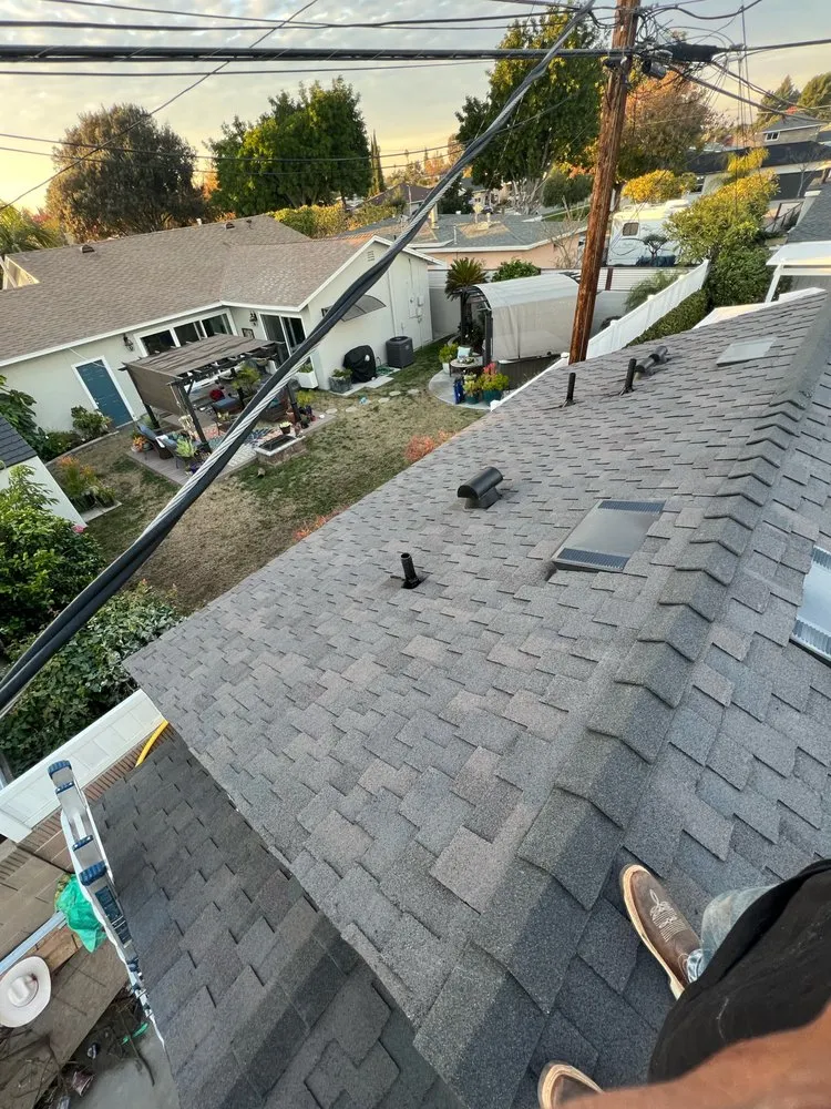 Slide of Castillo’s Roofing Services