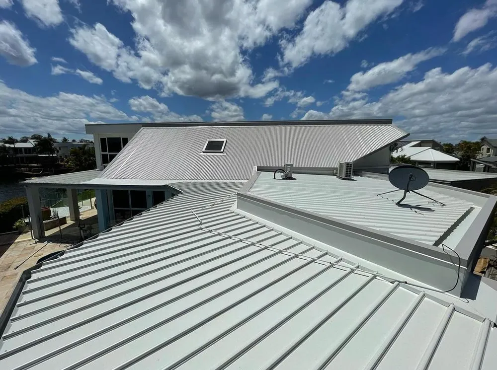 Slide of Castlemont Roofing