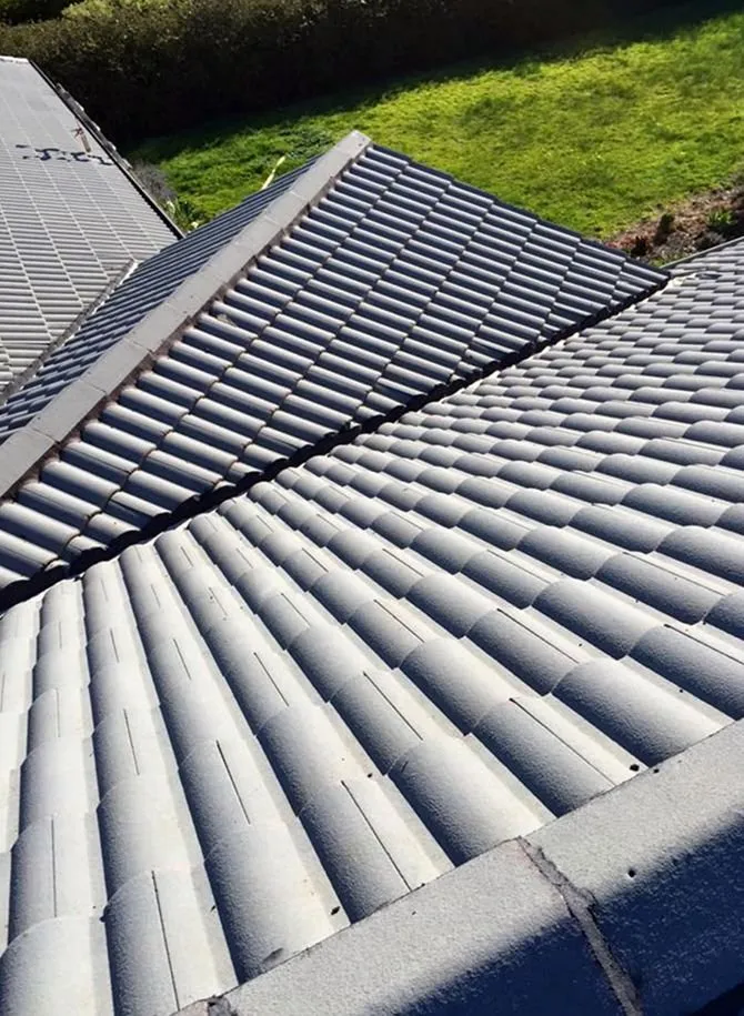 Slide of Castlemont Roofing