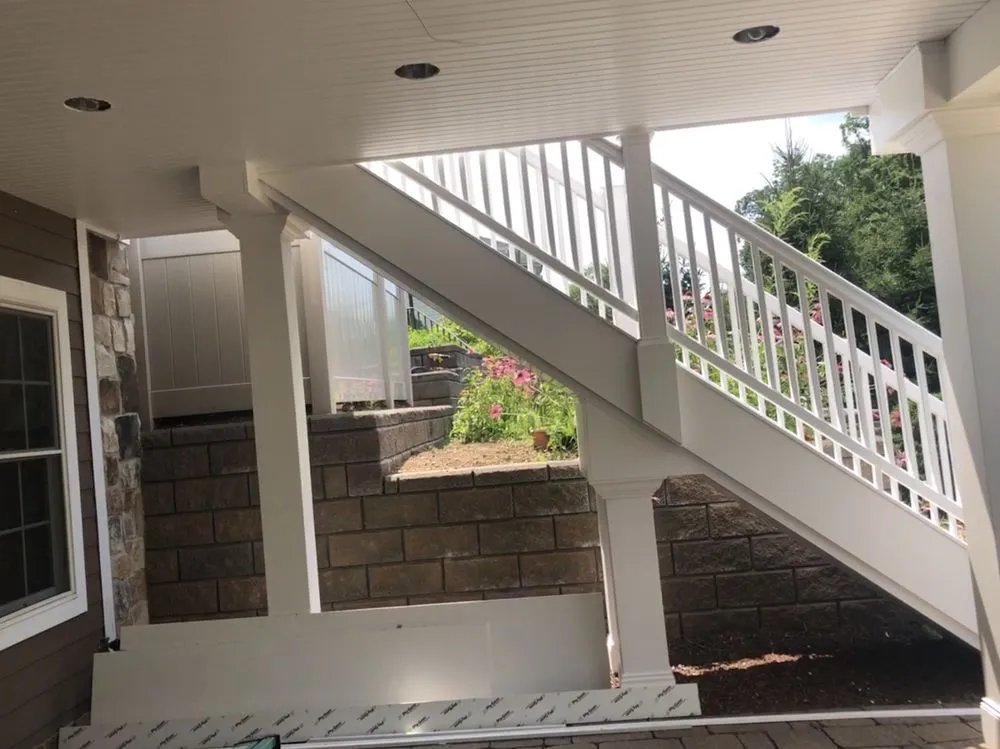 Slide of Castro Construction