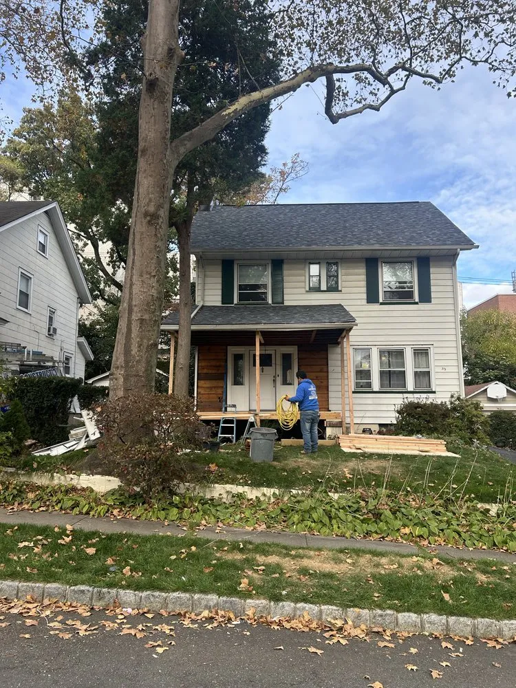 Slide of Castro Construction