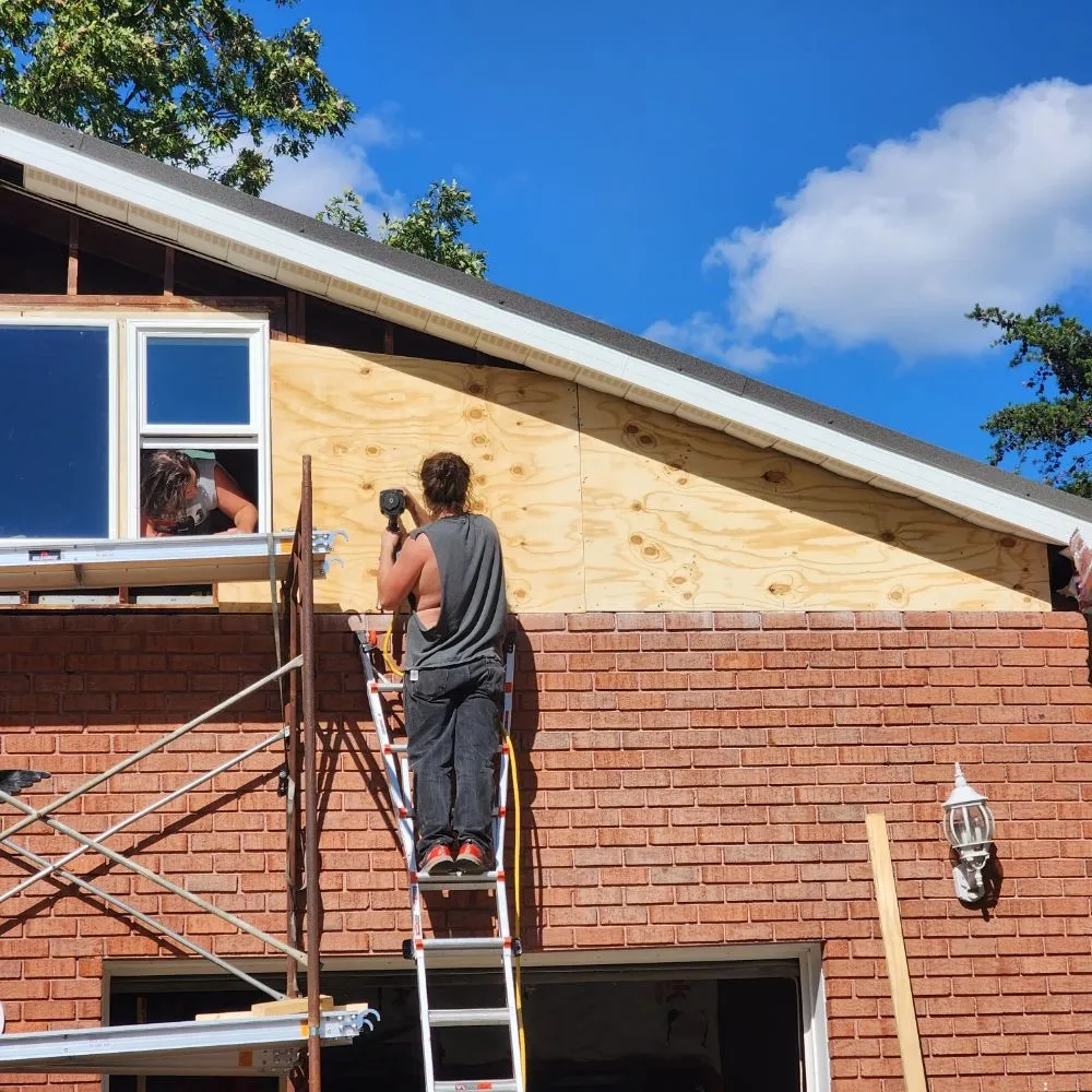 Trusted shingle roofing service experts serving Burlington, WV - CB&E Builders