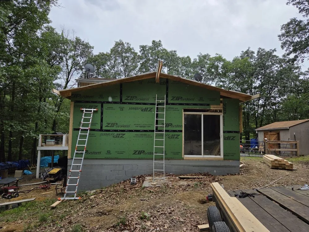 Licensed residential roofing service experts serving Burlington, WV - CB&E Builders